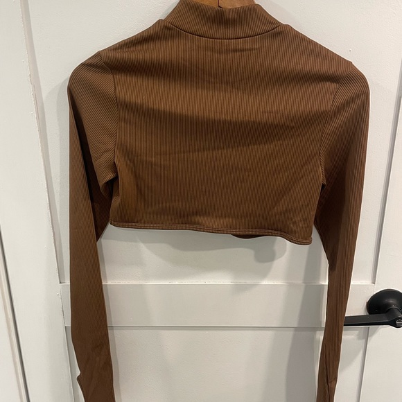 H&M super cropped ribbed long sleeve 🤎 - Picture 4 of 6